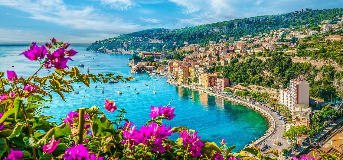 Die Küste der Côte d’Azur bei Nizza